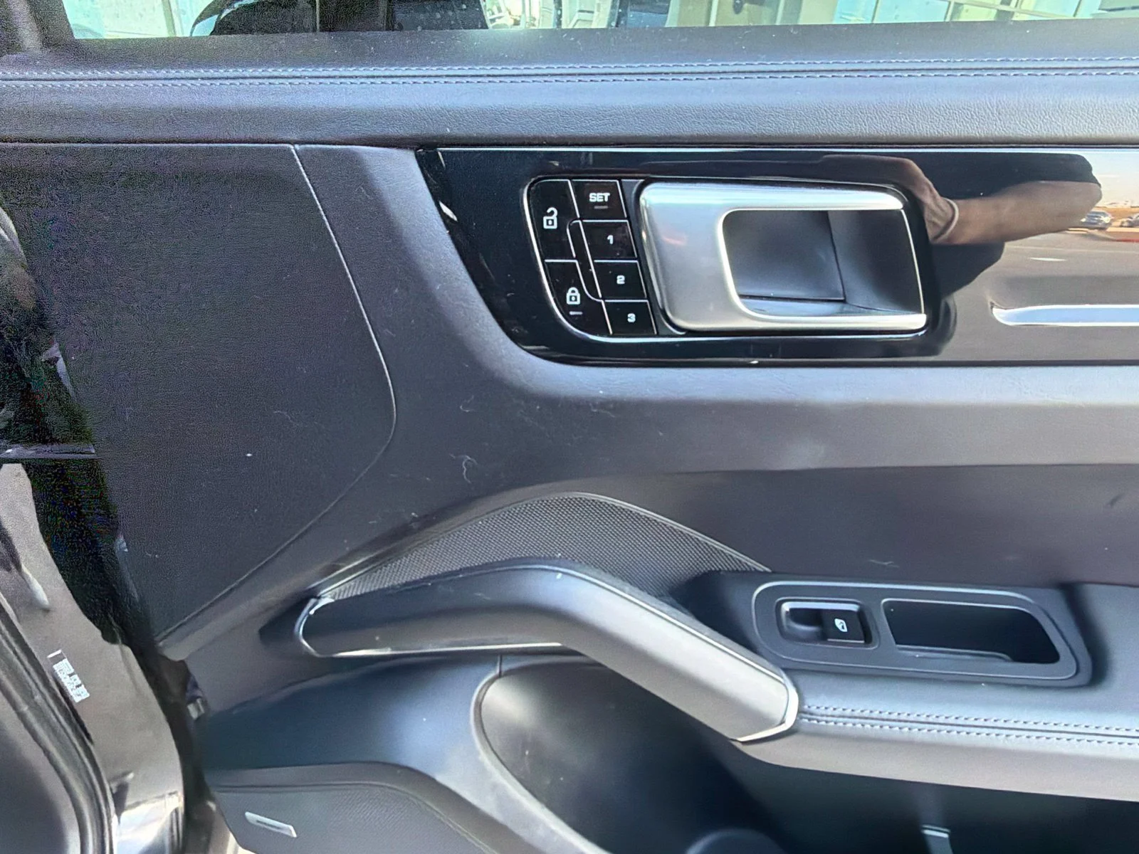 Used 2021  Porsche Turbo image 20