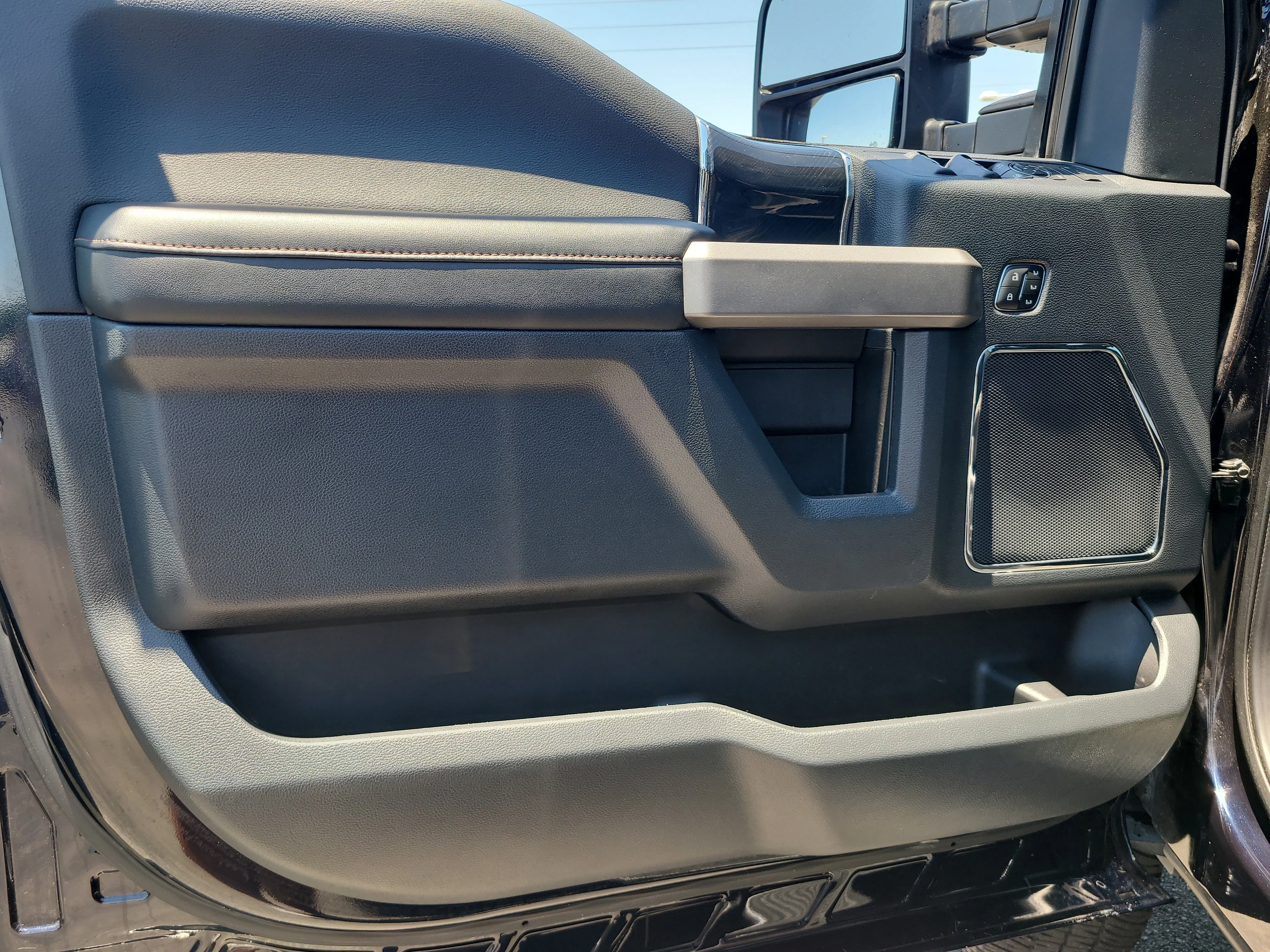 Used 2022 Blue Metallic Ford Platinum image 15