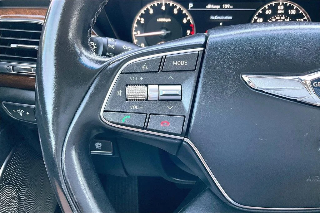 Used 2018 Black Genesis 3.3T Premium image 18