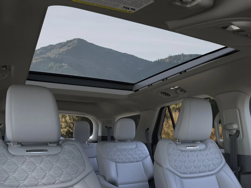 New 2026 Star White Metallic Tri-Coat Ford Platinum™ image 46