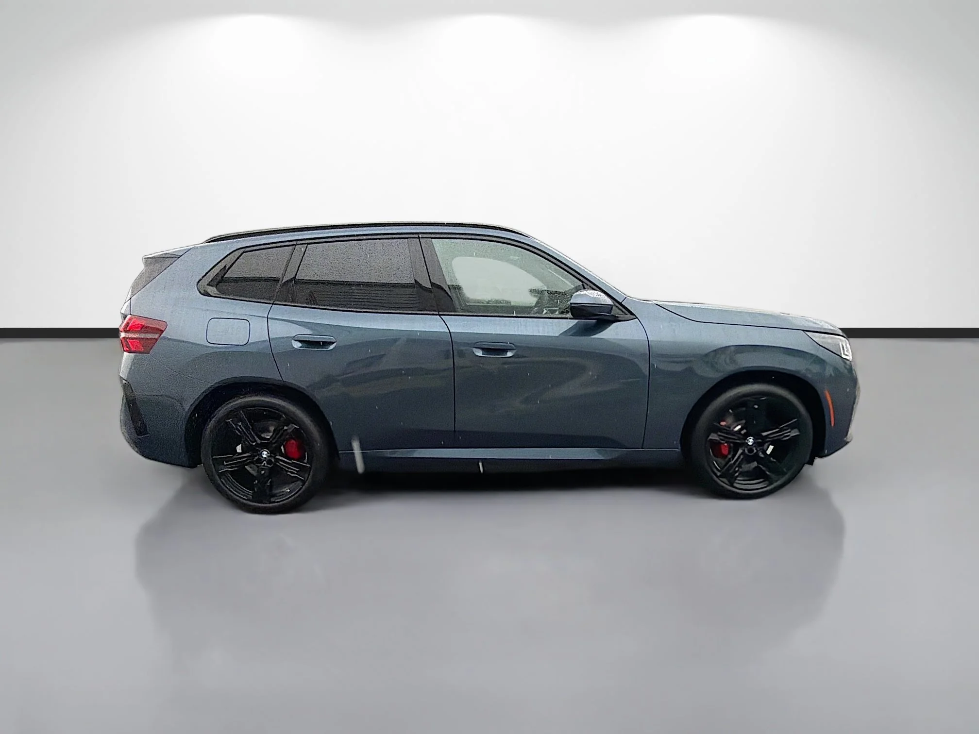New 2026 Arctic Race Blue metallic BMW 30 xDrive image 2