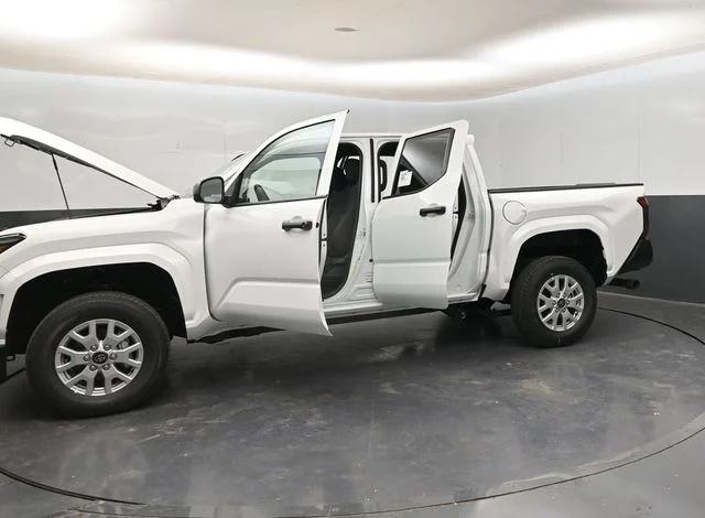 New 2026 Ice Cap Toyota  SR image 36