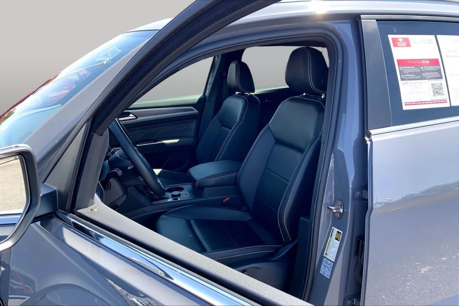 Pre-Owned 2021 Volkswagen Atlas Cross Sport 3.6L V6 SE W/Technology