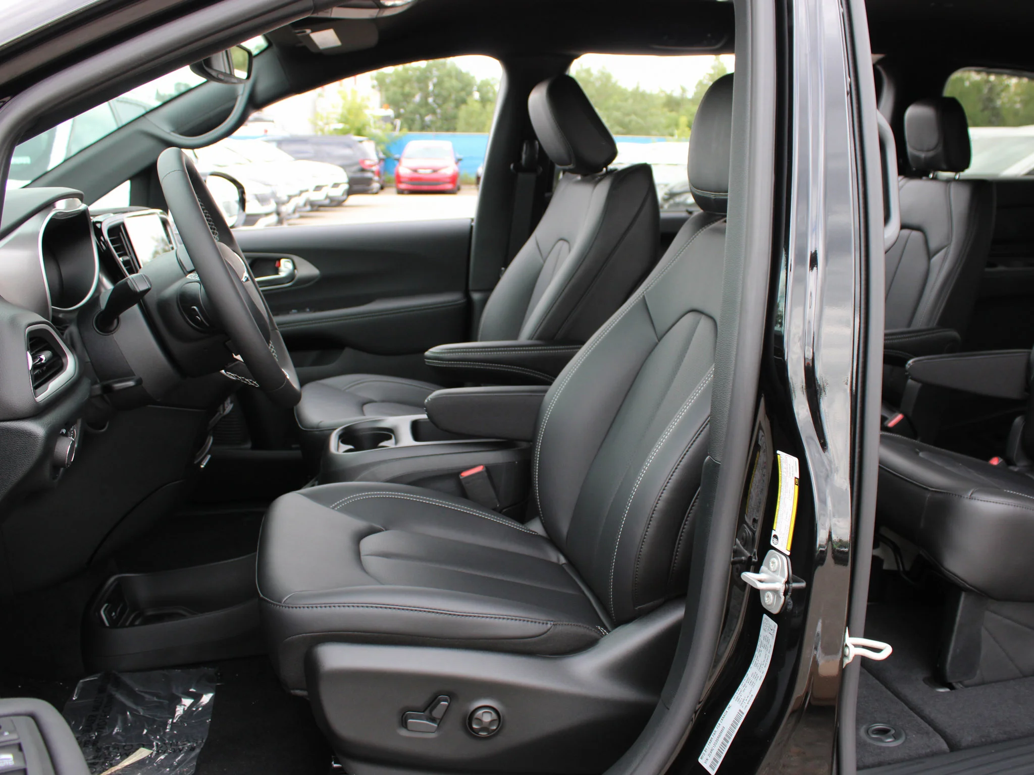 Used 2025 Black Chrysler SXT*, Heated Leather, Remote Start, Lane Departure Warning image 8