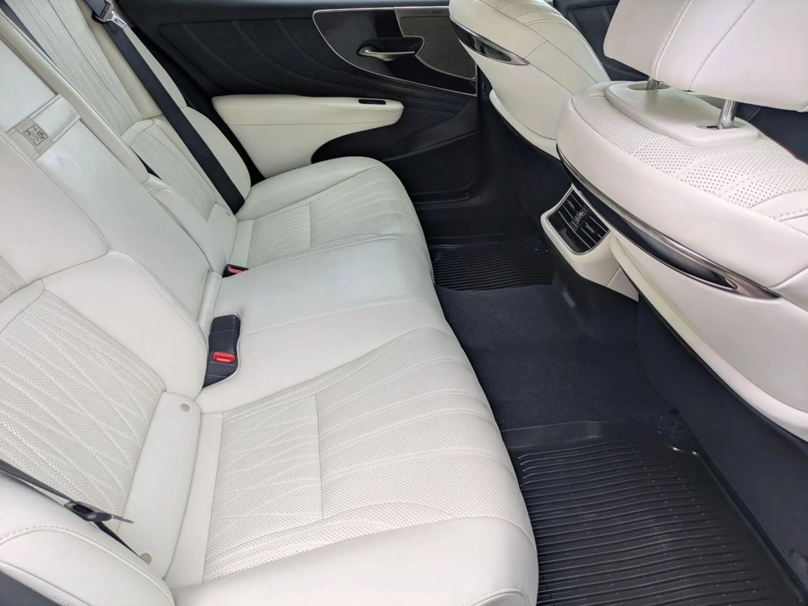 Certified Used 2023 Caviar Lexus LS 500 image 19