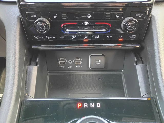 Used 2025 Silver Jeep Laredo X image 15