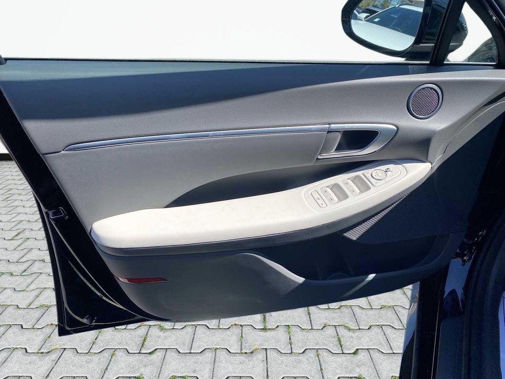 New 2026 Black Hyundai SEL Sport image 28
