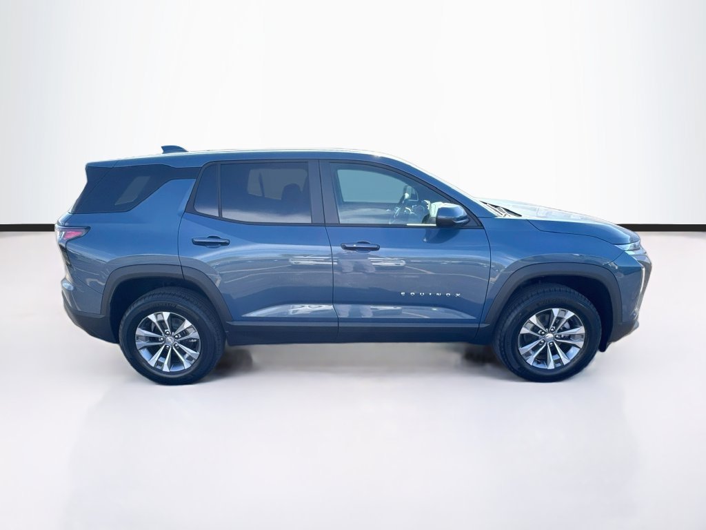 2027 Chevrolet Equinox LT - Photo 8