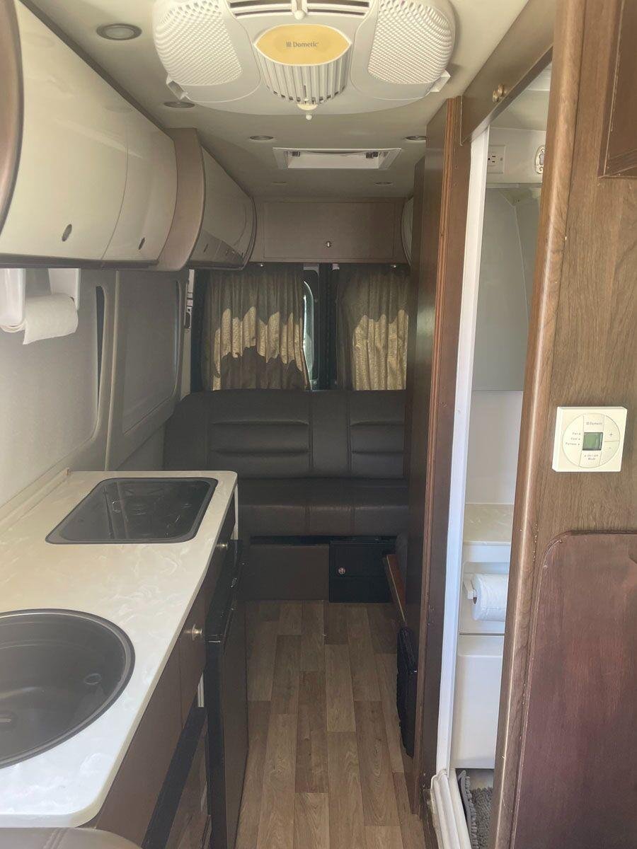 Used 2014 Brilliant Silver Metallic Leisure Travel Great Shape and Ready for Travel image 6