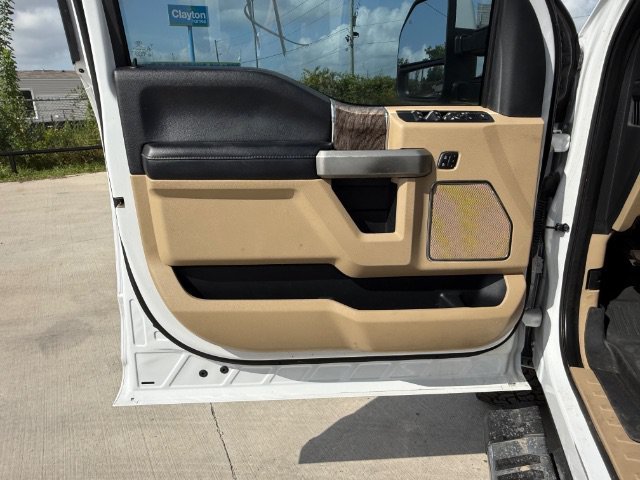 Used 2019 White Ford Lariat Crew Cab Long Bed DRW 4WD image 23