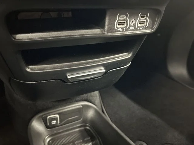 Used 2025 Black Chrysler Select image 21