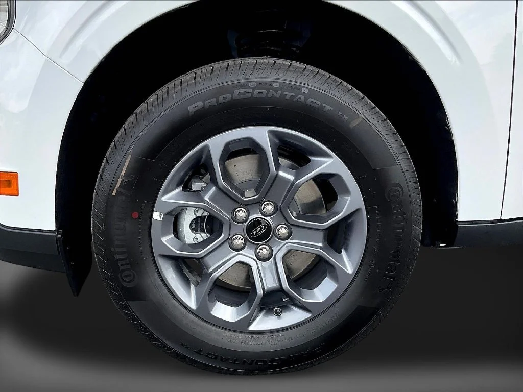New 2026 Oxford White Ford XLT image 13
