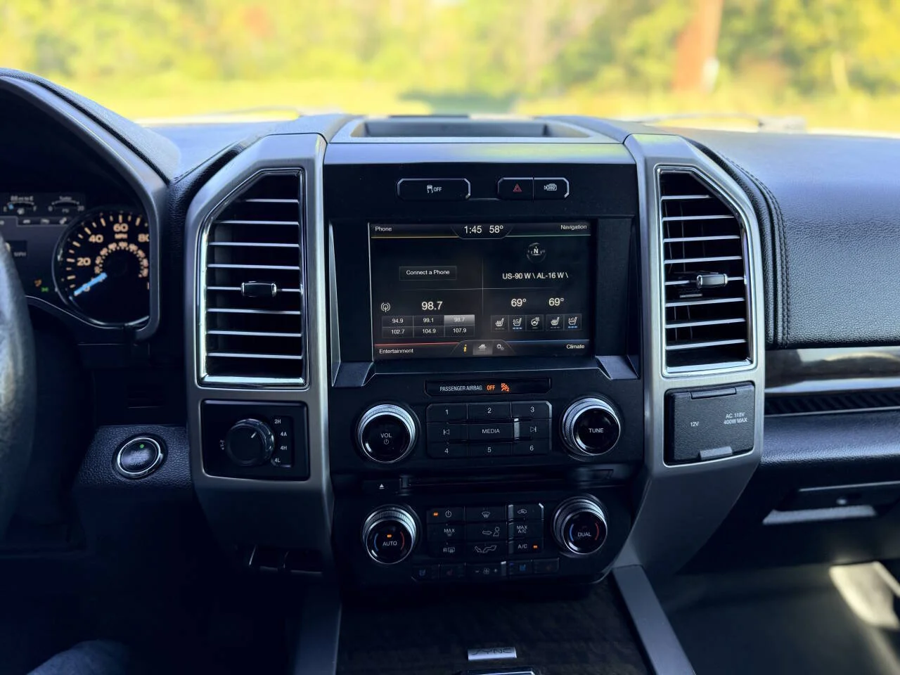 Used 2015 Red Ford Platinum 4x4 4dr SuperCrew 5.5 ft. SB image 24