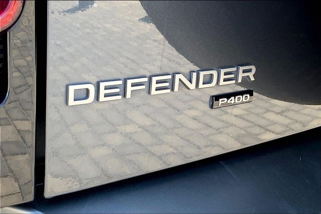 Used 2021 Gray Land Rover X-Dynamic HSE image 24
