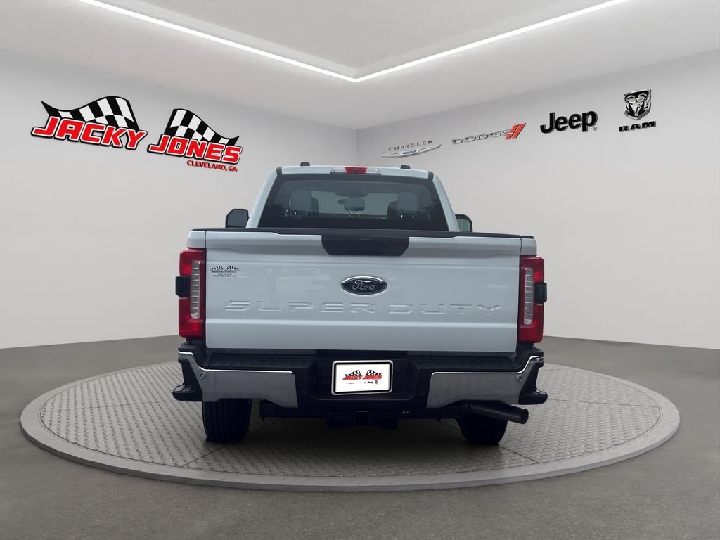 Used 2025 Oxford White Ford XL image 8