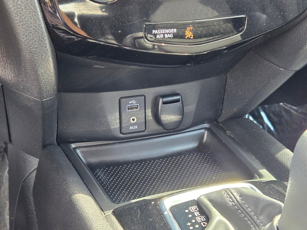 Used 2017 Black Nissan S image 25