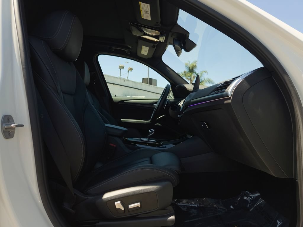 Used 2023 Alpine White BMW sDrive30i image 23