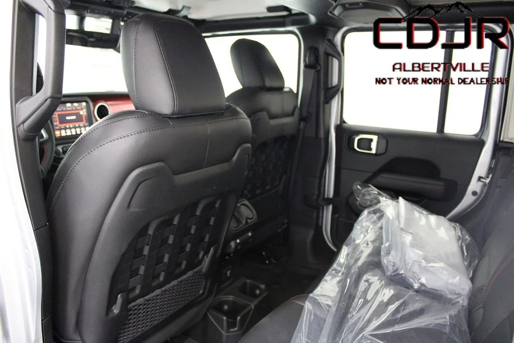 Used 2023 Silver Jeep Rubicon image 28