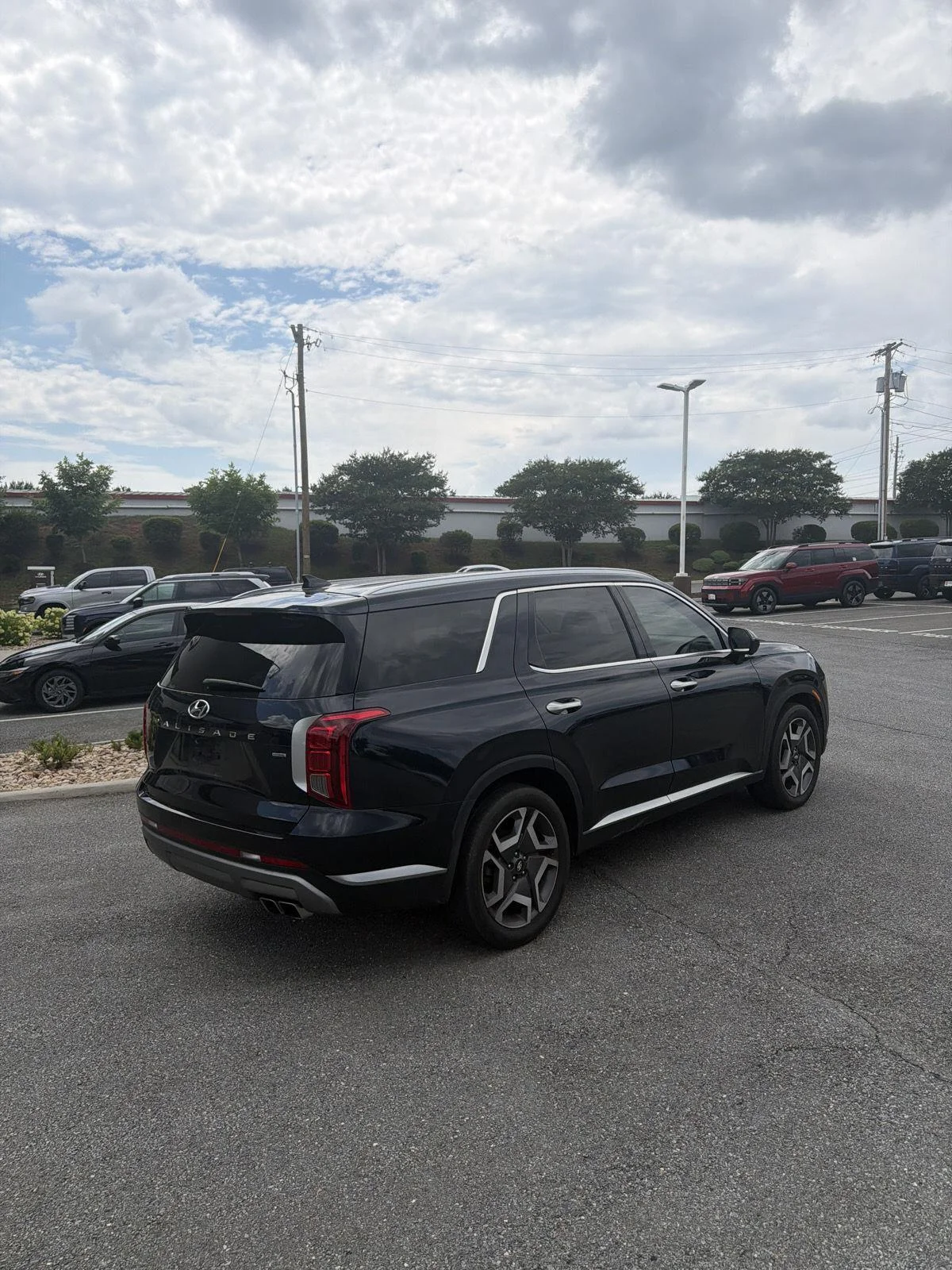 Used 2023 Moonlight Cloud Hyundai SEL image 5