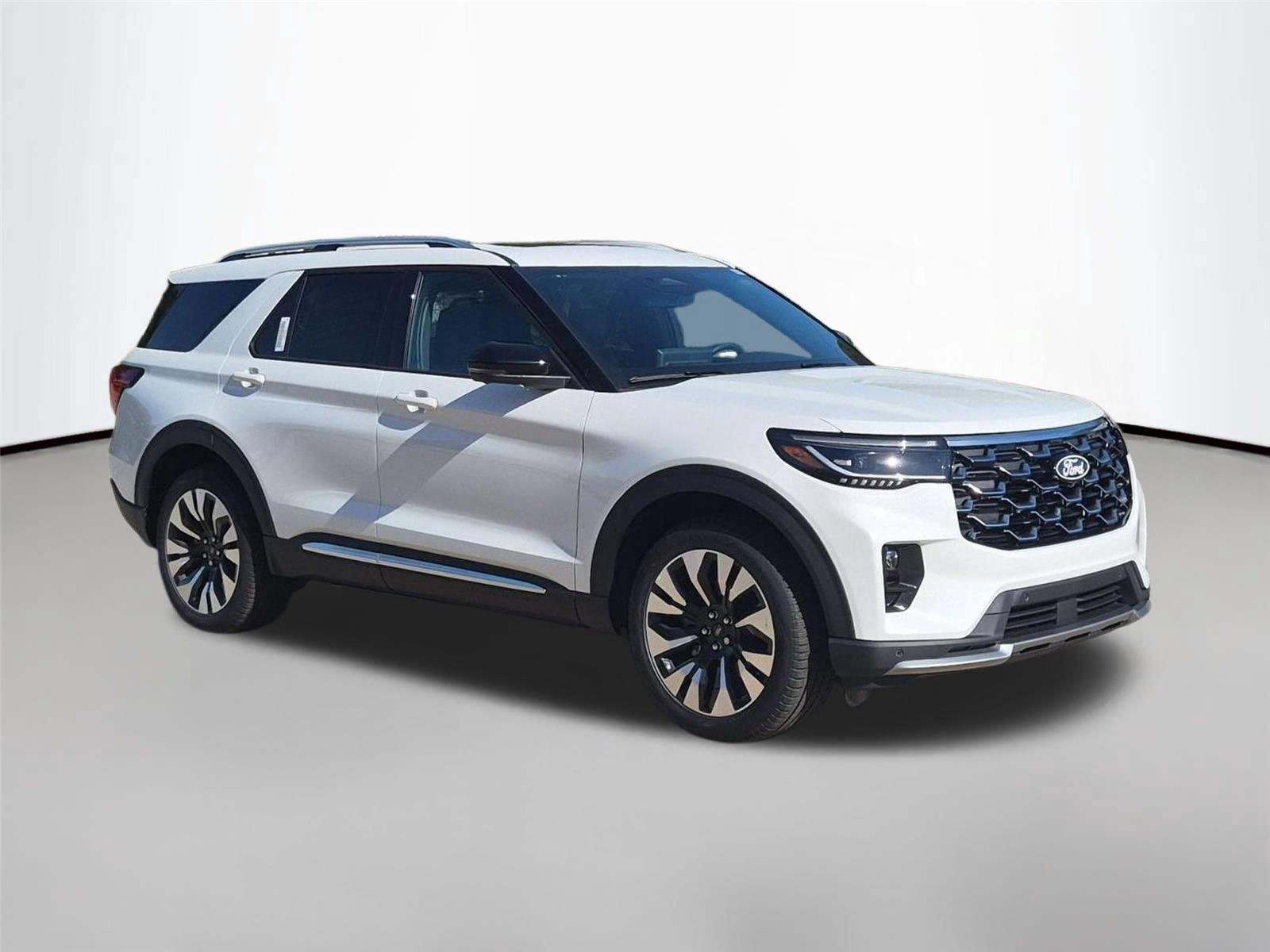New 2027 Star White Metallic Tri-Coat Ford Platinum™ image 7