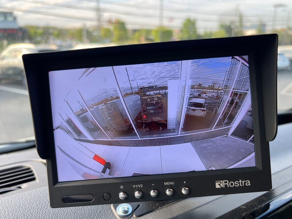 New 2025 Arctic White Mercedes-Benz Standard Roof image 19