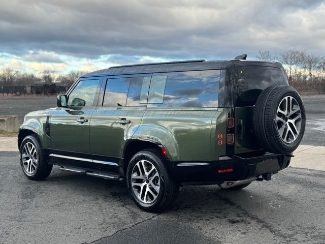 New 2026 Woolstone Green Land Rover X-Dynamic SE image 4