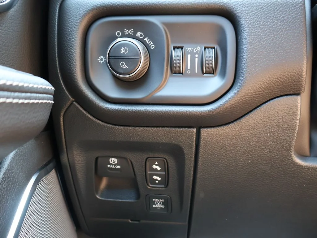 New 2026 Tank Exterior Paint RAM Laramie image 30