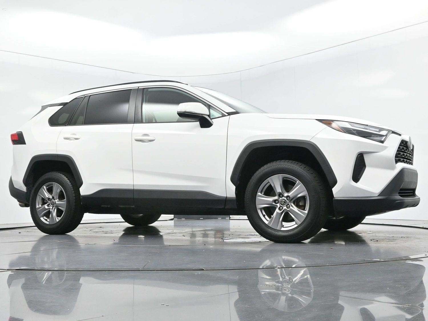 Used 2022 White Toyota XLE image 42
