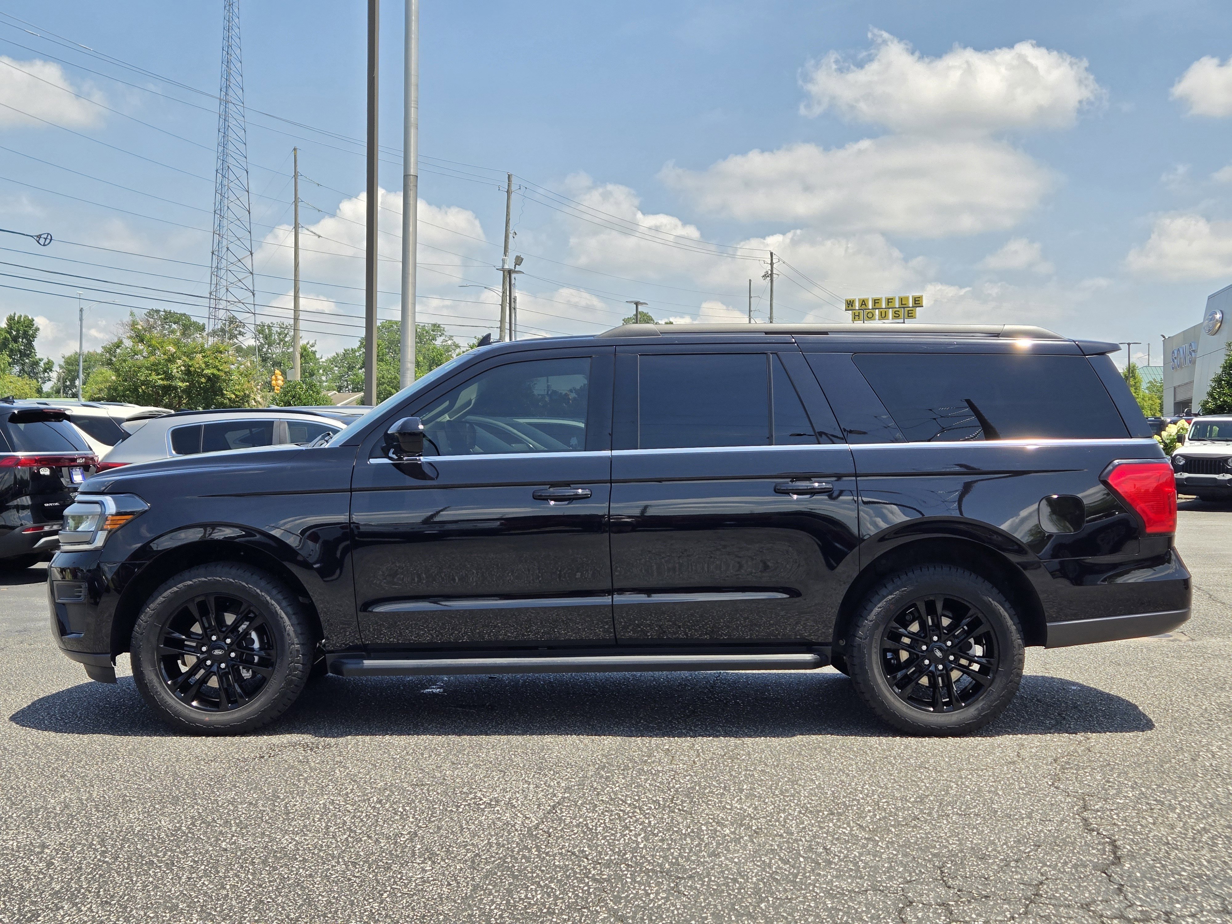 Used 2024 Black Ford XLT image 13