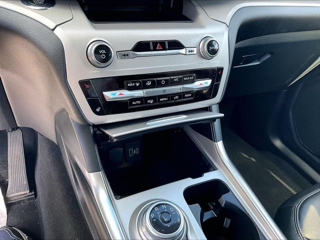 Used 2023 White Ford XLT image 26