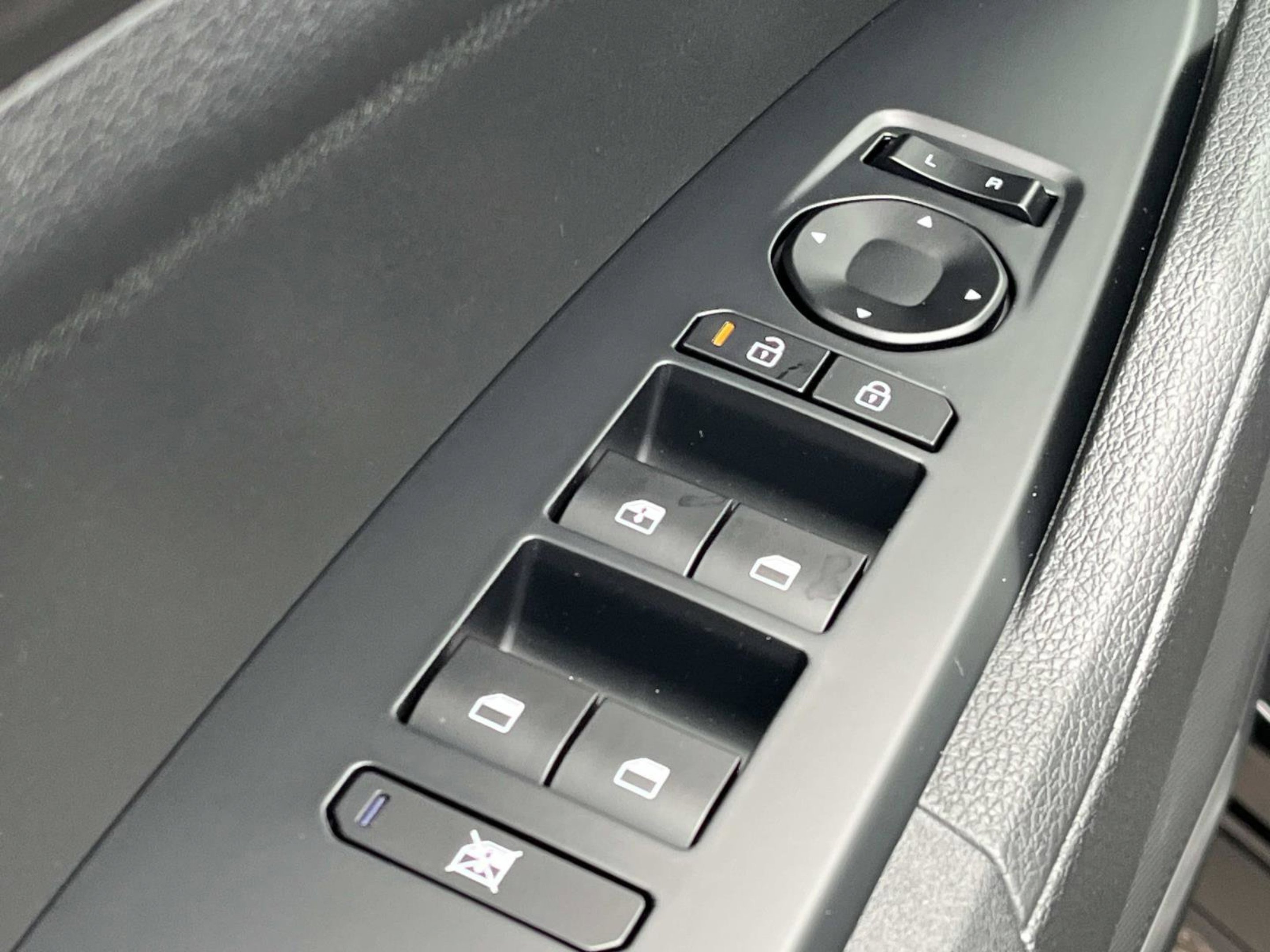 New 2026 Fusion Black Kia S image 22