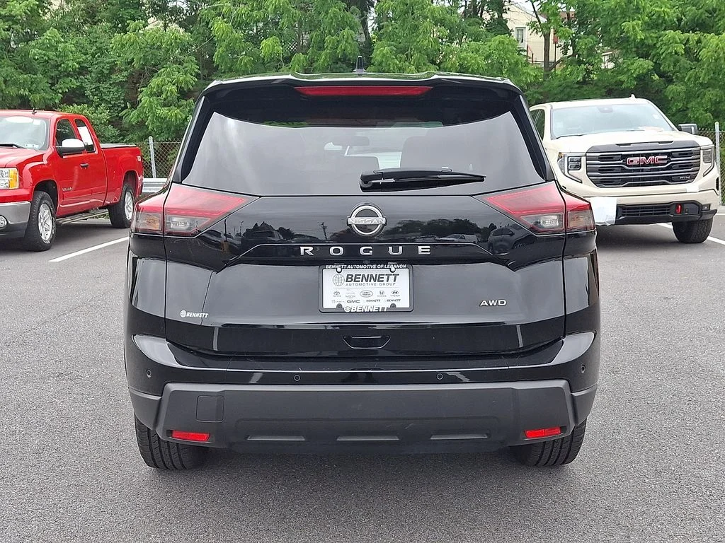Used 2025 Black Nissan SV image 5