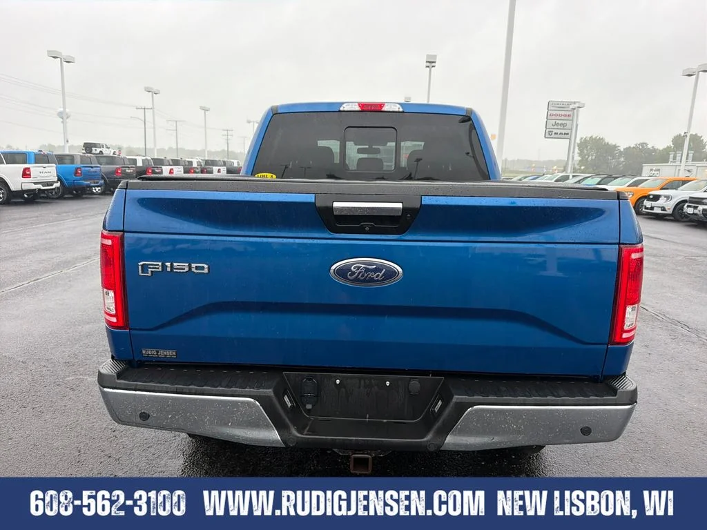 Used 2017 Blue Ford XLT image 4