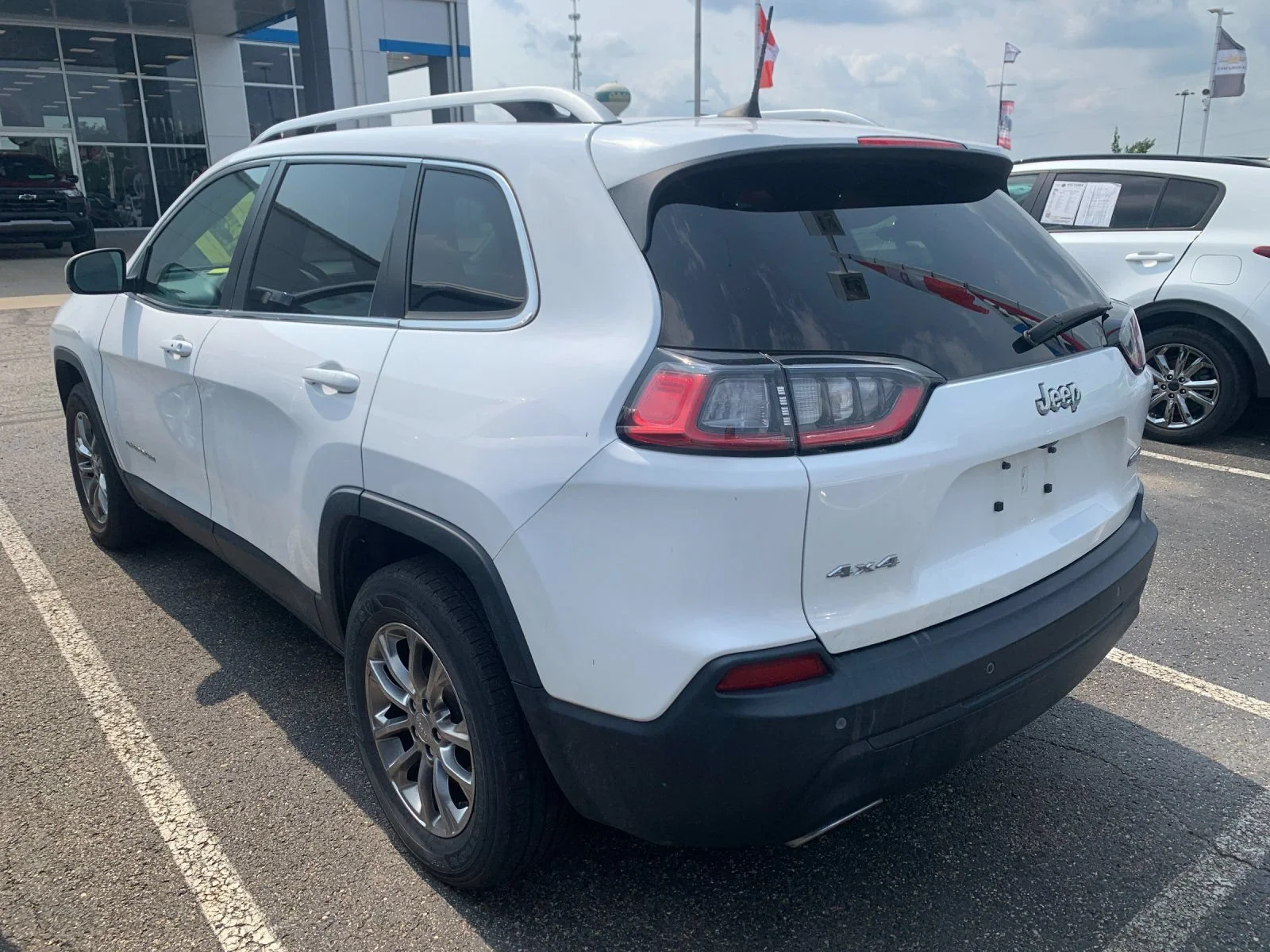 Used 2021 White Jeep Latitude Lux 4x4 image 4