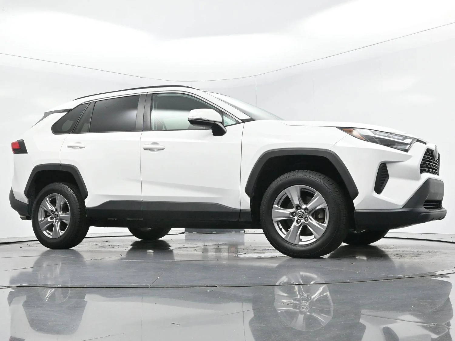 Used 2022 White Toyota XLE image 42