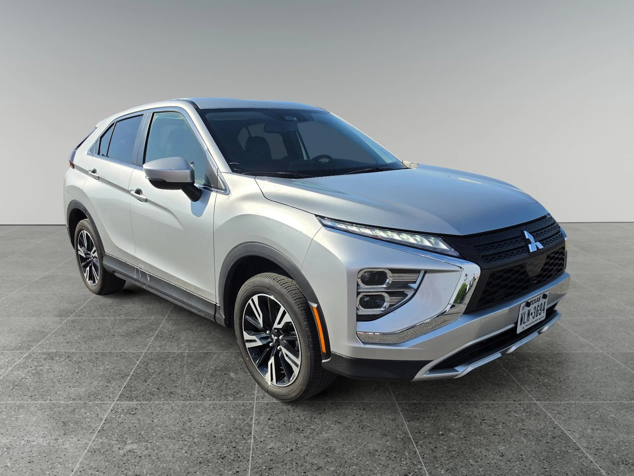 Used 2025 Alloy Silver Metallic Mitsubishi SE image 8