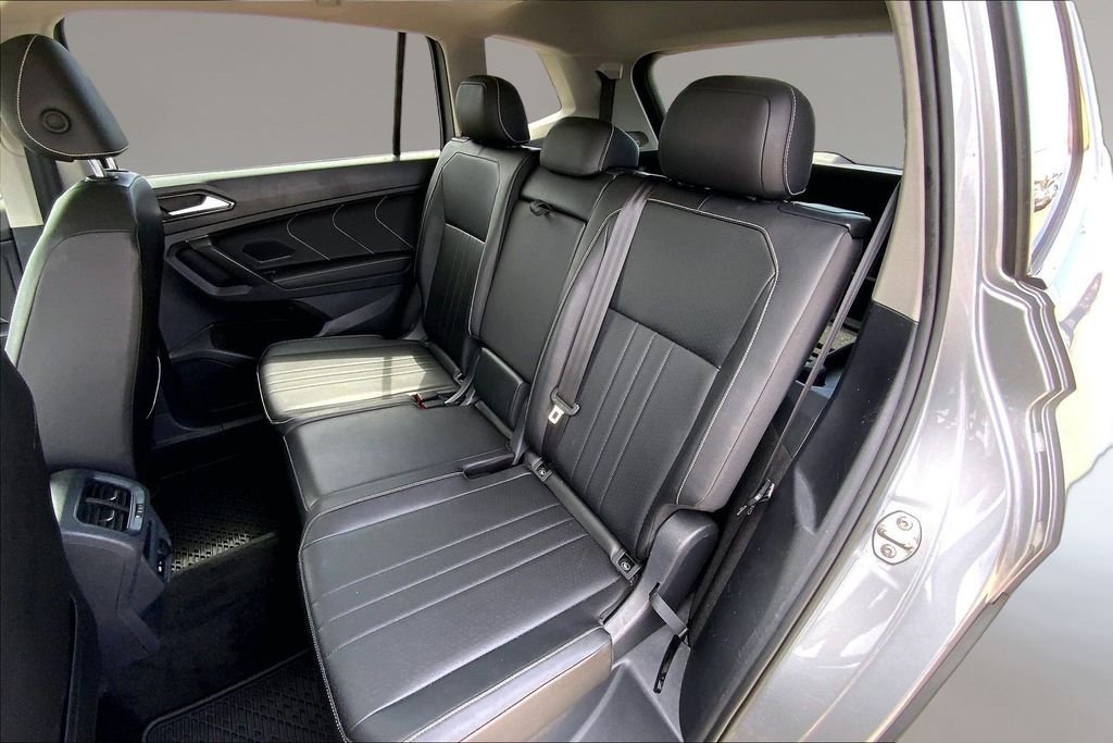 Used 2022 Pyrite Silver Metallic Volkswagen 2.0T SE image 25