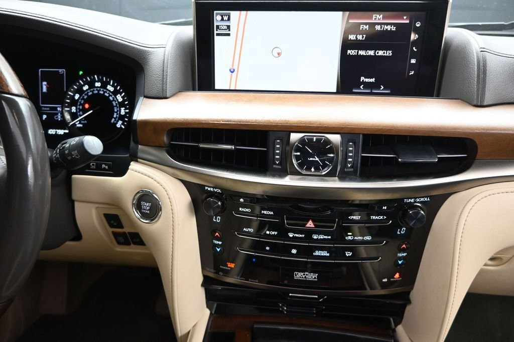 2017 Lexus LX 570 - Photo 30