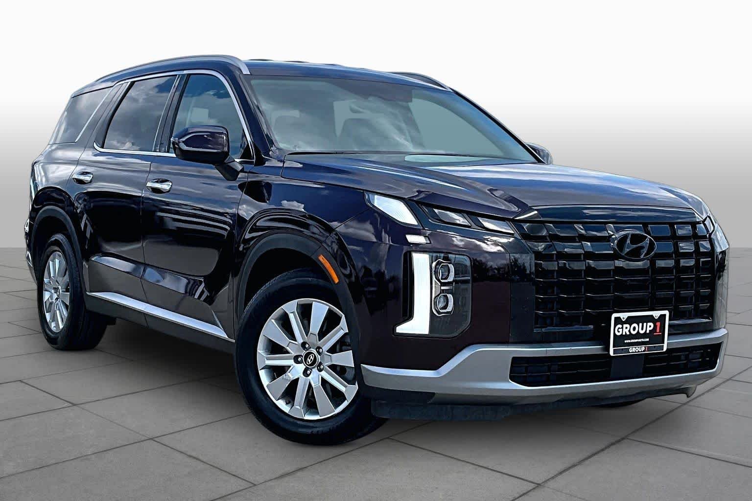 Used 2025 Sierra Burgundy Hyundai SEL image 3