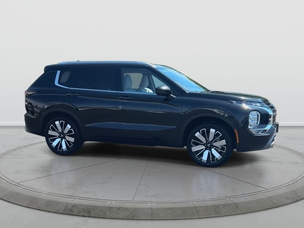 2026 Mitsubishi Outlander SEL - Photo 8