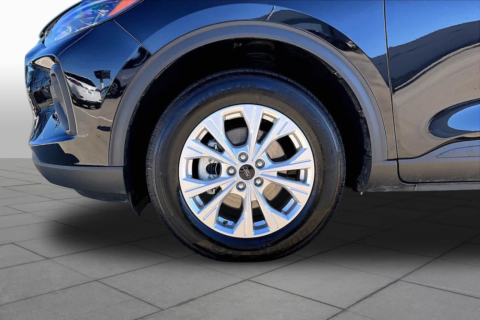 Used 2025 Agate Black Ford Active image 20