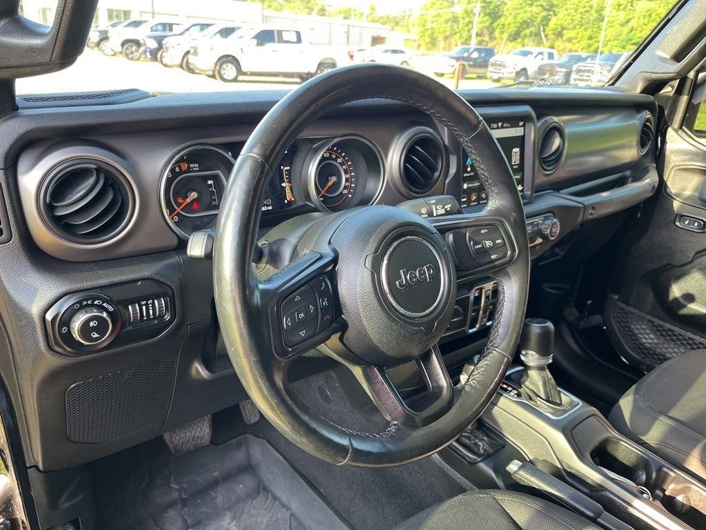 Used 2020 Black Jeep Sport image 15