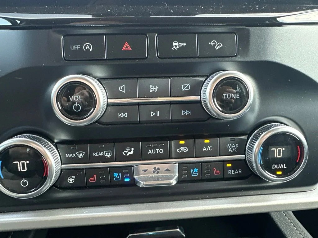 Used 2024 Black Ford XLT image 21