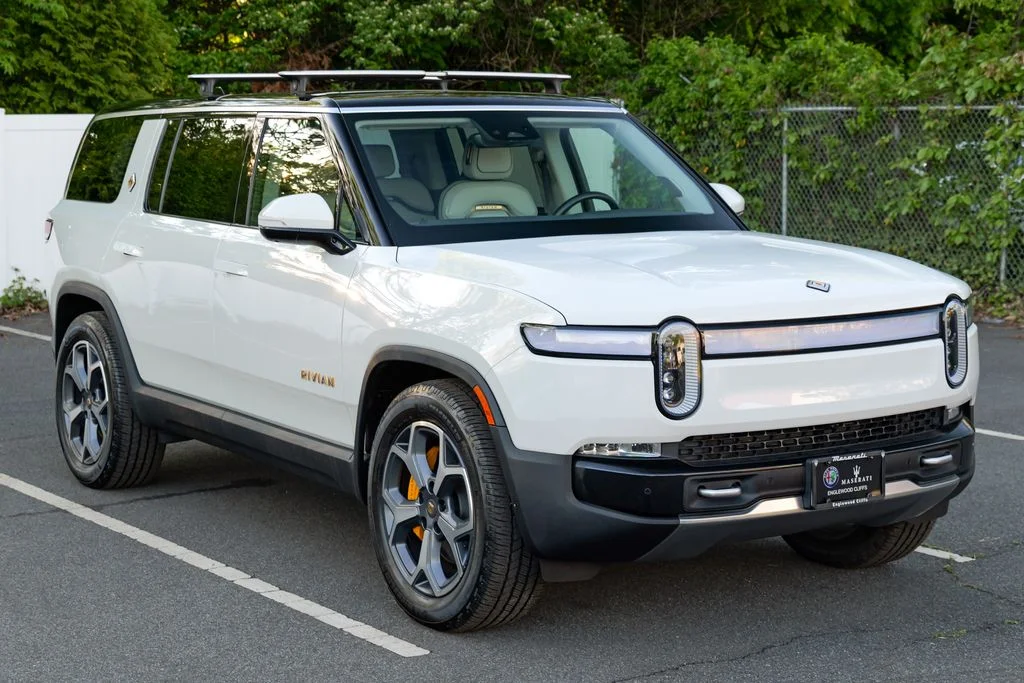 Used 2024 Glacier White Rivian Adventure image 9