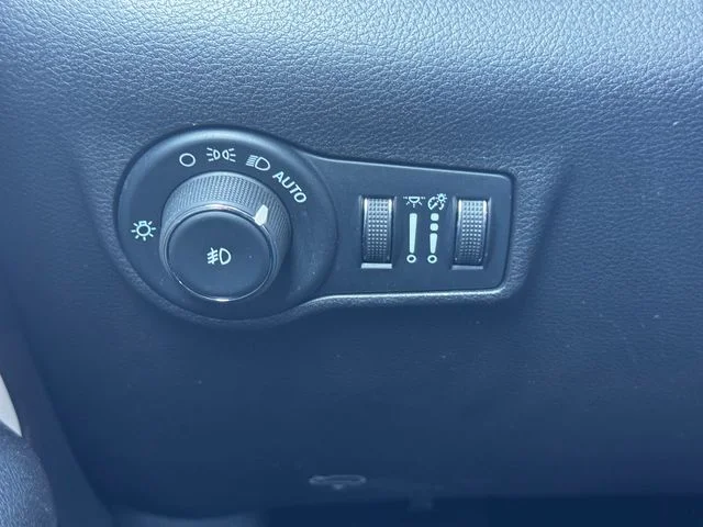 Certified Used 2025 White Jeep Limited image 23
