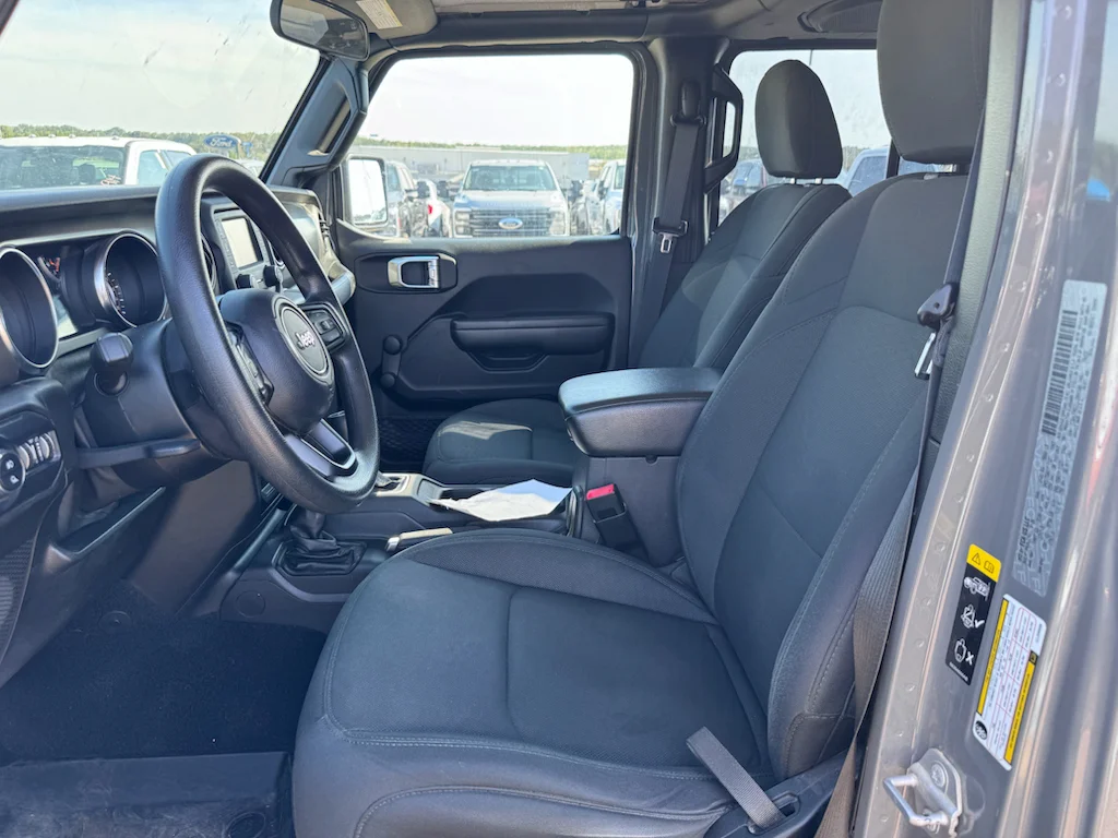 Used 2020 Sting-Gray Clearcoat Jeep Sport image 14