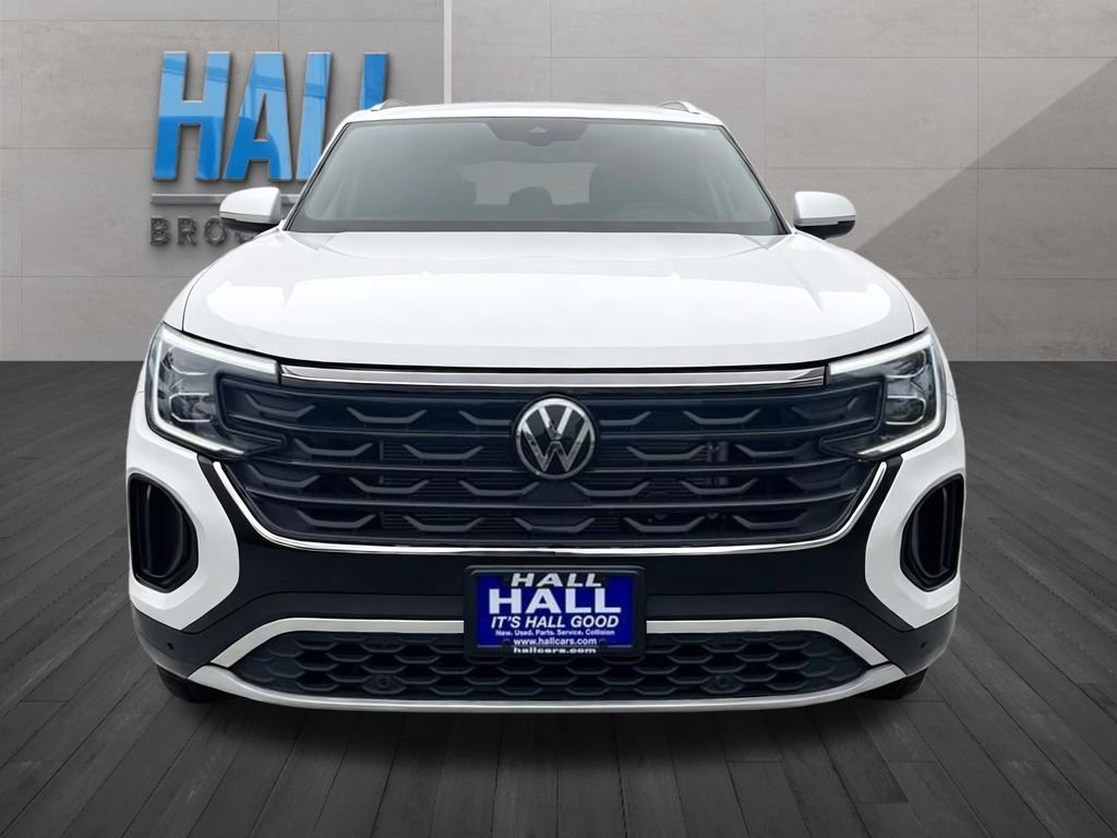 New 2026 White/off-white Volkswagen SE w/Technology image 8