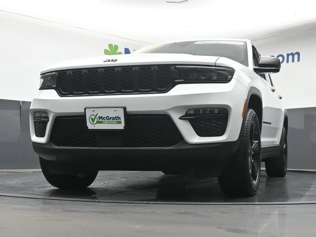 Used 2025 White Jeep Limited image 8