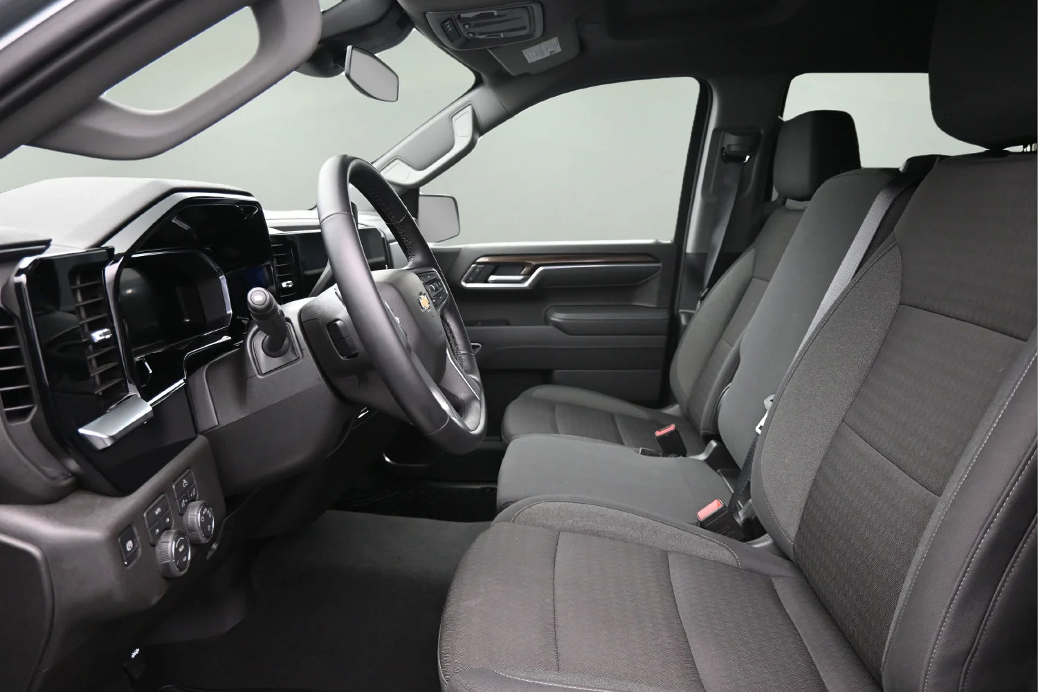 Used 2026 Sterling Gray Metallic Chevrolet LT image 21