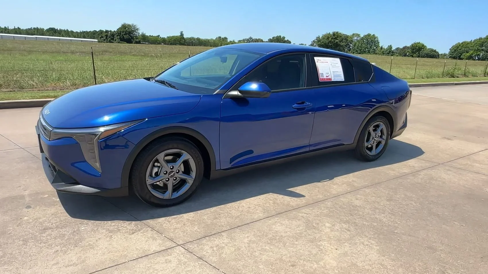 Used 2025 Deep Sea Blue Kia LXS image 5